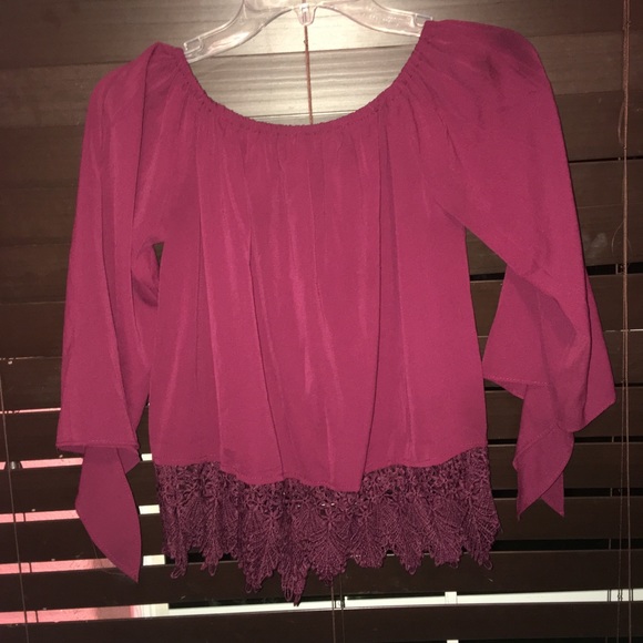 Off shoulder shirt - Picture 1 of 3